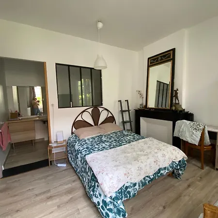 Au Jardin Y B&B *