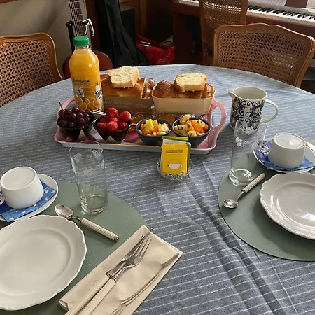 ベッド・アンド・ブレックファスト Au Jardin Y 3*