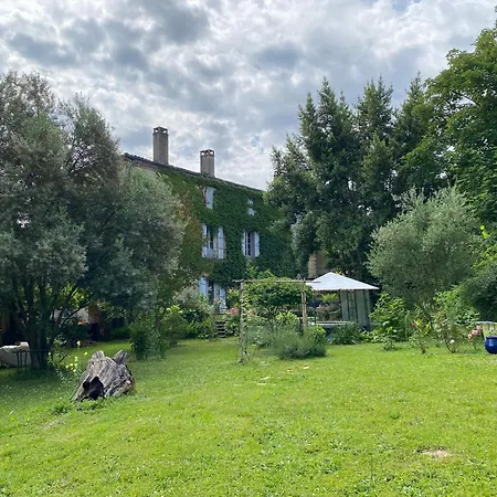 Au Jardin Y B&B *